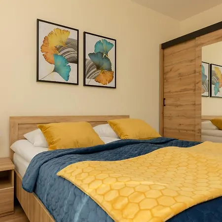 Cosy Apartment Bialej Floty With Parking By Noclegi Renters Varšava Exteriér fotografie